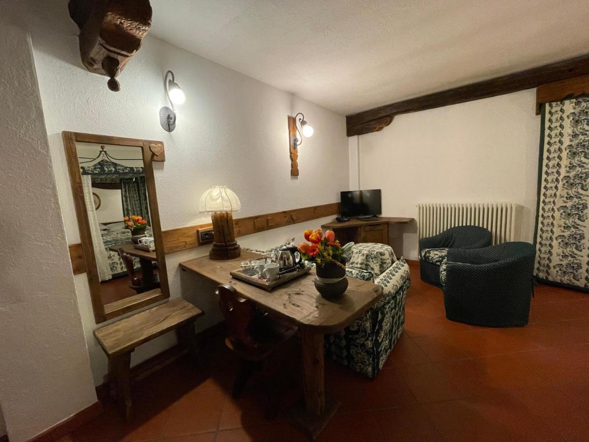 Hotel Milleluci Aosta Bagian luar foto