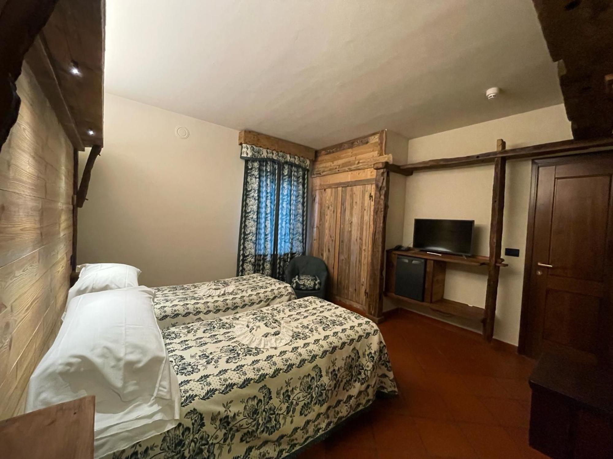 Hotel Milleluci Aosta Bagian luar foto