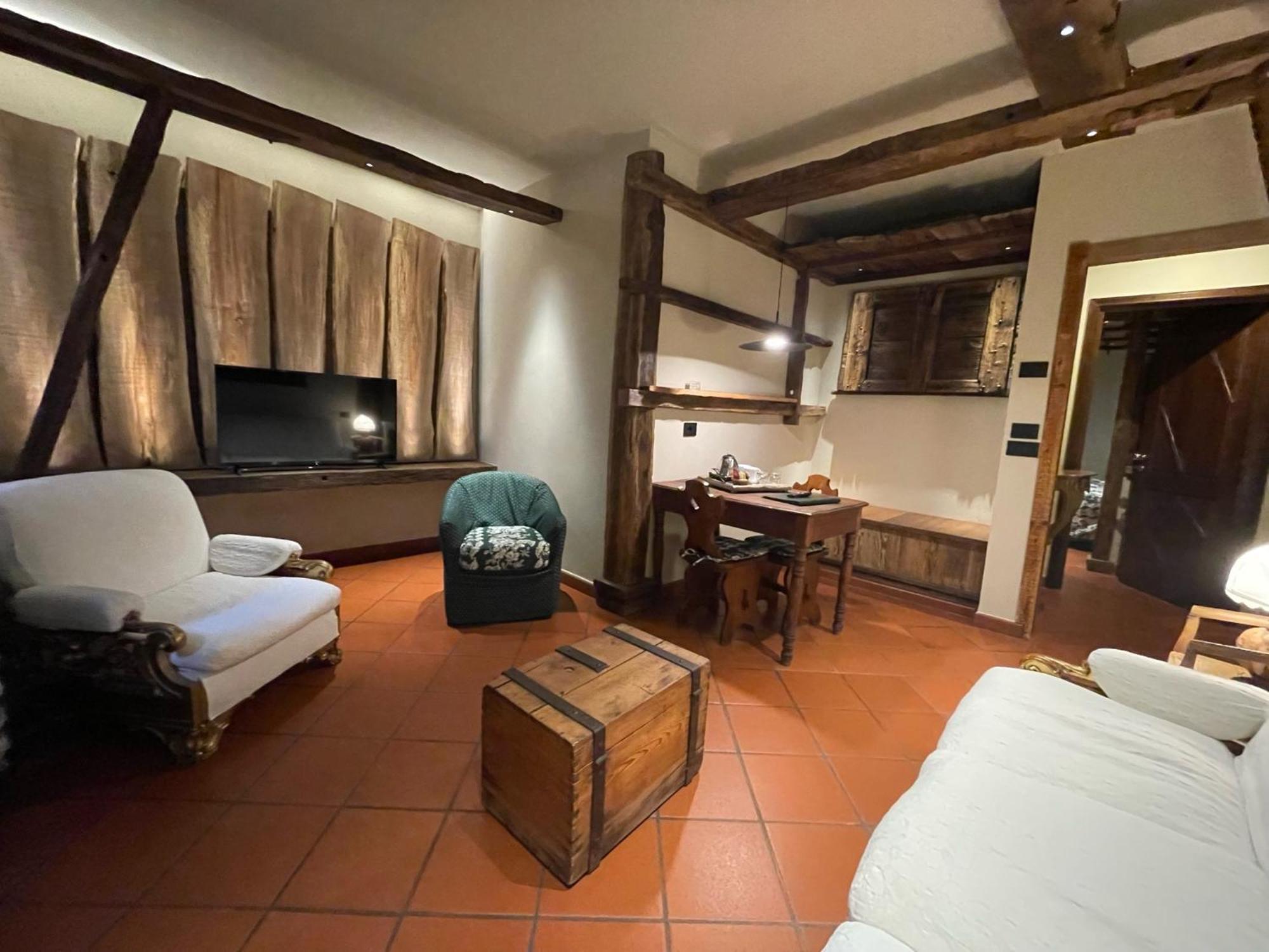 Hotel Milleluci Aosta Bagian luar foto