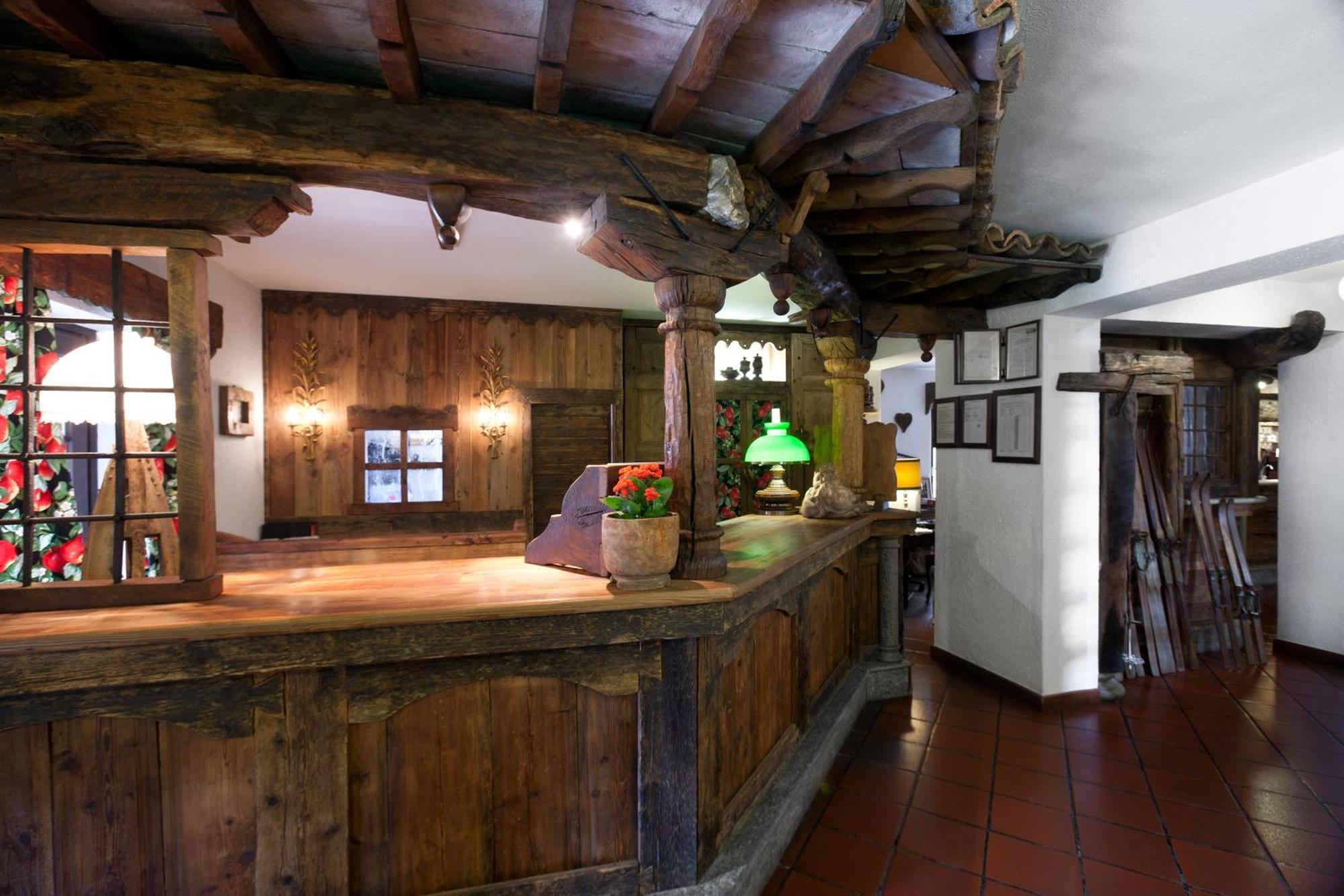 Hotel Milleluci Aosta Bagian luar foto
