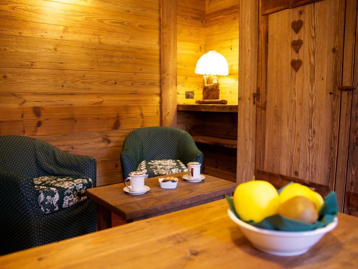 Hotel Milleluci Aosta Bagian luar foto